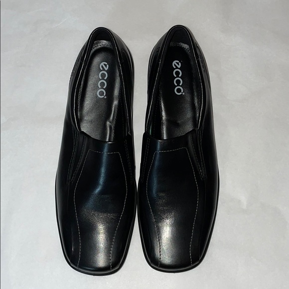 NWOB ECCO Men’s Slip on Loafers Black 38